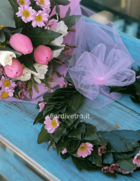 Coroncina con alloro e bacche più bouquet coordinato